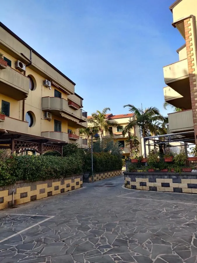 Casa Blu Mare, Rosso Vulcano 马斯卡利 0*,